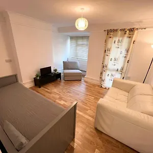 https://aprt-10mins-walk-from-the-shard.brighton-hotels-england.com