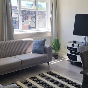 https://2-bedroom-family-flat.brighton-hotels-england.com
